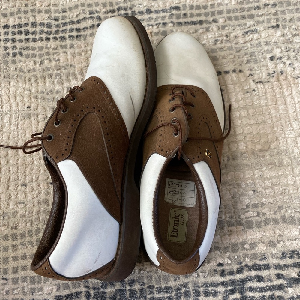 Golf shoes
